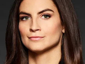 Kaitlan Collins CNN host's Photo